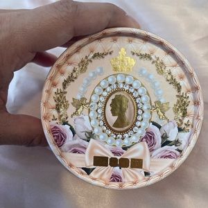 Pat McGrath body shimmer